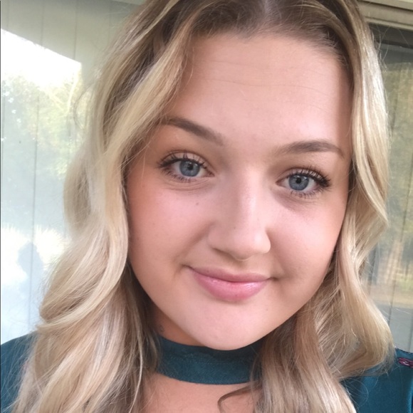 Meet your Posher, Marisa - Picture 1 of 1